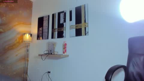 Snapshot of yamirawalker chatting on December 15, 2025, 8:57 pm Naomi online show from December 15, 2025, 8:57 pm