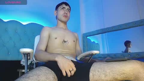 Yan online show from September 19, 2025, 10:43 pm