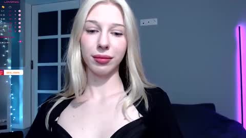 Yana  online show from December 3, 2024, 11:13 pm