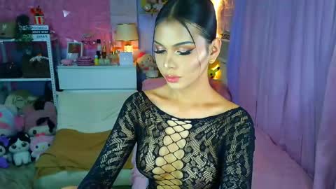 YANG AUDREY LONE online show from April 23, 2026, 2:57 am