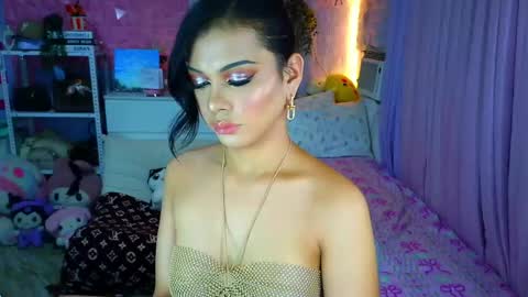 YANG AUDREY LONE online show from May 5, 2026, 2:08 am
