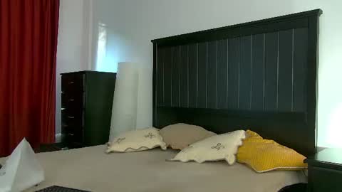 Snapshot of yanira_ass_ chatting on June 24, 2026, 4:11 am yanira_ass_ online show from June 24, 2026, 4:11 am