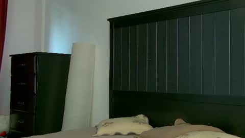 yanira_ass_ online show from August 5, 2026, 4:15 am