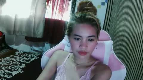 Snapshot of yannifayeee chatting on February 24, 2026, 5:38 am Yanni online show from February 24, 2026, 5:38 am