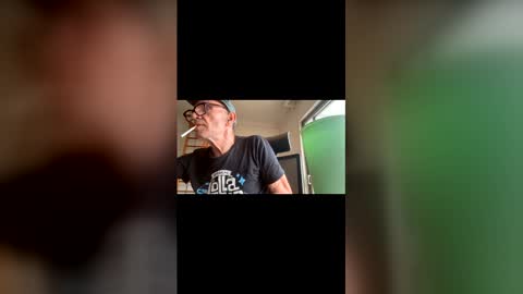 Snapshot of yannisv chatting on February 10, 2026, 4:55 pm yannisv online show from February 10, 2026, 4:55 pm