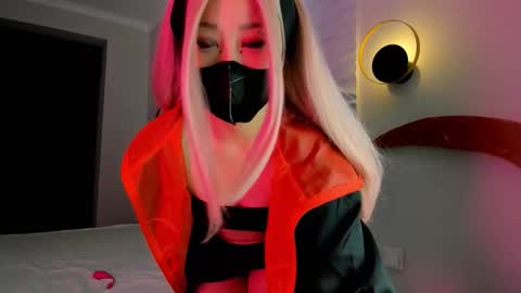 Yana online show from November 27, 2025, 8:11 pm