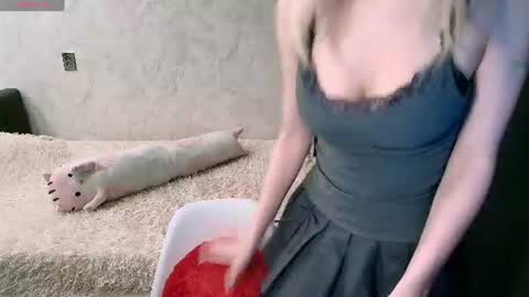 Anny online show from June 18, 2026, 4:22 pm