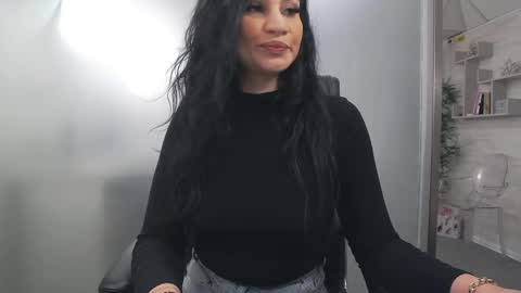 Snapshot of yaraxcox chatting on April 13, 2026, 3:34 am Yara online show from April 13, 2026, 3:34 am
