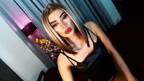 miss yasii online show from December 15, 2024, 12:51 am