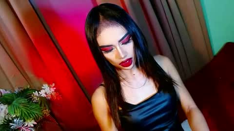 miss yasii online show from December 22, 2024, 4:27 pm