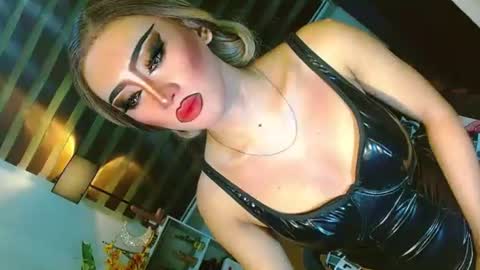 miss yasii online show from June 15, 2026, 1:02 pm