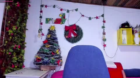 Snapshot of yasmin_goldenst chatting on December 30, 2024, 7:11 pm Yasemin online show from December 30, 2024, 7:11 pm