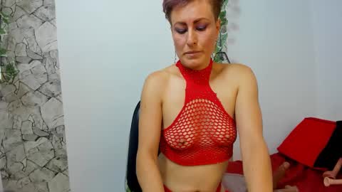 Snapshot of yasmin_goldenst chatting on February 16, 2025, 1:47 am Yasemin online show from February 16, 2025, 1:47 am