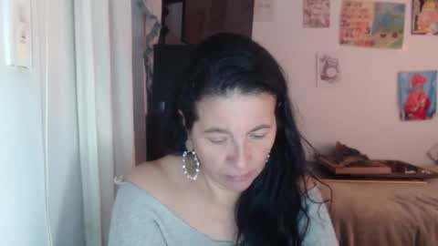 yasmin_love85 online show from November 13, 2025, 2:49 pm