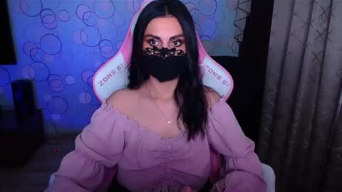 yasmina online show from November 6, 2025, 7:42 am