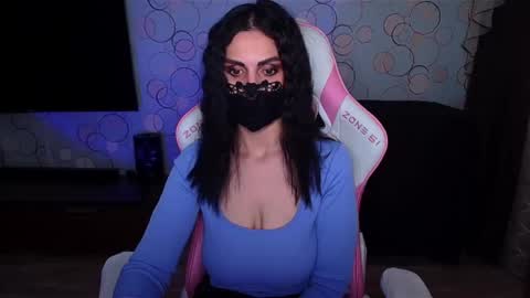 yasmina online show from February 23, 2026, 4:54 am