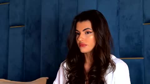 Yasmina  online show from January 19, 2026, 4:27 am