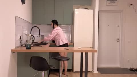 Yami online show from February 14, 2026, 8:44 am