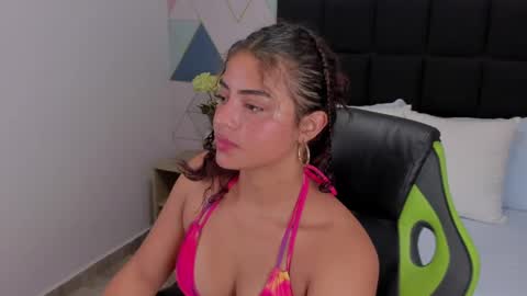 yaya23x online show from February 12, 2025, 7:24 pm