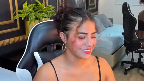 yaya23x online show from February 19, 2025, 7:38 pm