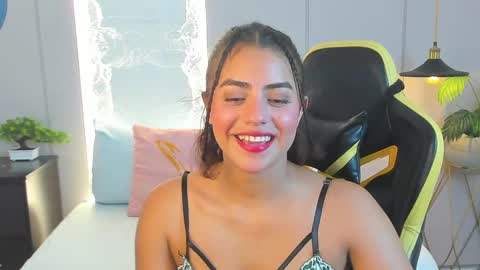 yaya23x online show from March 6, 2025, 7:21 pm