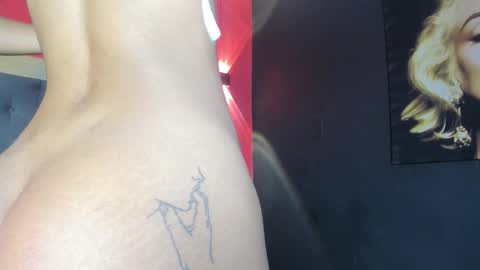 Snapshot of yayahilton chatting on October 3, 2025, 6:32 am YAYA online show from October 3, 2025, 6:32 am