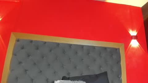 YAYA online show from November 16, 2025, 2:44 pm