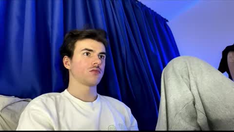 yayay333 online show from January 7, 2026, 8:33 pm