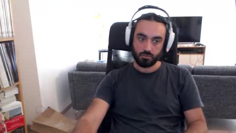 yeeaahoo online show from October 9, 2025, 7:17 am