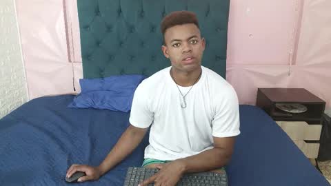 yefersonsez2026 online show from February 5, 2026, 2:16 am