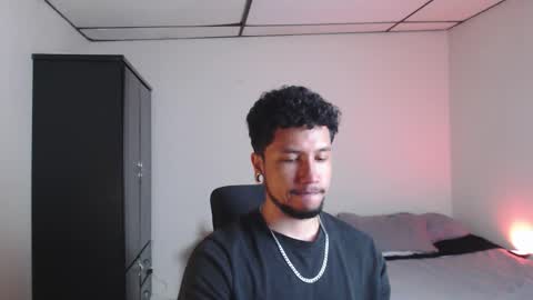 Snapshot of yeff_stone chatting on October 6, 2025, 12:52 am yeff online show from October 6, 2025, 12:52 am