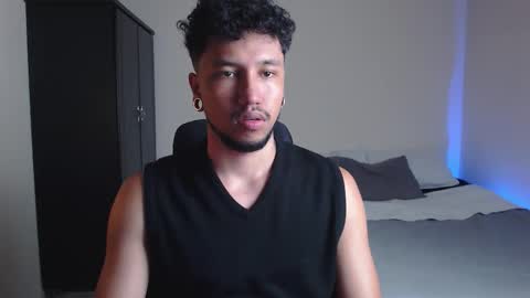 Snapshot of yeff_stone chatting on October 17, 2025, 12:36 am yeff online show from October 17, 2025, 12:36 am