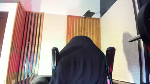 Yeidonn online show from June 26, 2026, 4:06 am