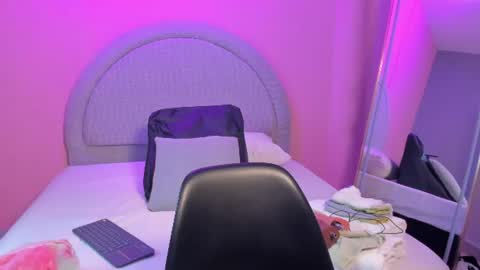 yeika_foxy online show from June 26, 2026, 11:47 am