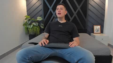 YEIKO ROMERO online show from December 27, 2024, 11:21 pm
