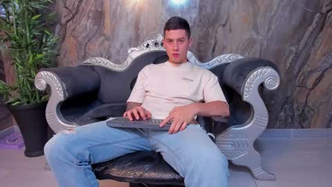 YEIKO ROMERO online show from February 6, 2025, 11:48 pm