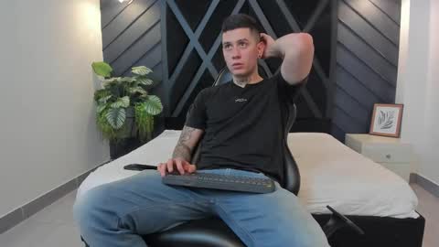 YEIKO ROMERO online show from February 12, 2025, 5:26 pm