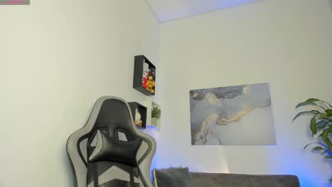 YEIKO ROMERO online show from September 18, 2025, 8:16 am