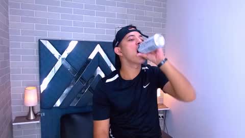 Snapshot of yeisonbrown chatting on November 11, 2025, 11:21 am Yeison online show from November 11, 2025, 11:21 am