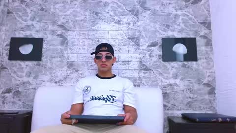 Snapshot of yeisonbrown chatting on November 12, 2025, 10:15 am Yeison online show from November 12, 2025, 10:15 am