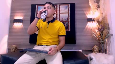 Snapshot of yeisonbrown chatting on November 20, 2025, 11:43 am Yeison online show from November 20, 2025, 11:43 am