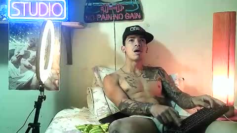 yeisoncastellanos1999 online show from March 25, 2026, 3:51 pm