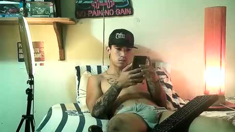 yeisoncastellanos1999 online show from April 6, 2026, 8:10 pm