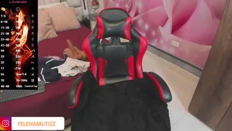 Snapshot of yelena_mutiz chatting on October 2, 2025, 1:40 pm yelena  online show from October 2, 2025, 1:40 pm