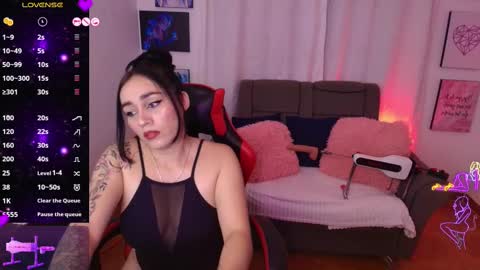 Snapshot of yeliana_sexy chatting on October 14, 2025, 1:28 am Valery  online show from October 14, 2025, 1:28 am