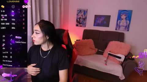 Snapshot of yeliana_sexy chatting on October 27, 2025, 7:12 am Valery  online show from October 27, 2025, 7:12 am