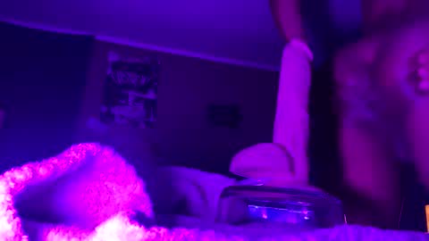 Ella Ts online show from March 15, 2026, 8:53 am