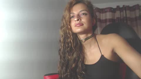 Snapshot of yemaya_28 chatting on March 16, 2026, 5:44 am Yemaya 28 online show from March 16, 2026, 5:44 am