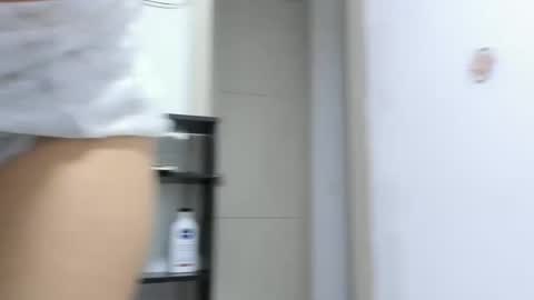 yenlo01 online show from January 16, 2025, 1:58 am