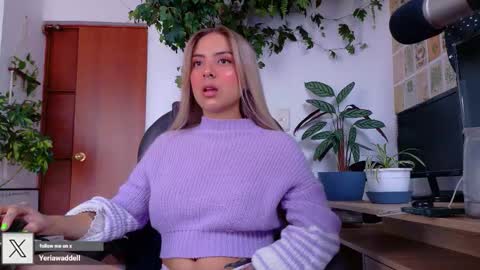 yeriawaddell  online show from November 9, 2025, 8:29 pm